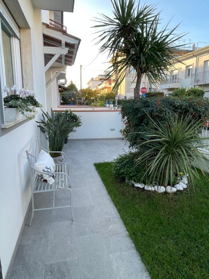 Апартаменты Casa Lia 47 Виареджо Экстерьер фото